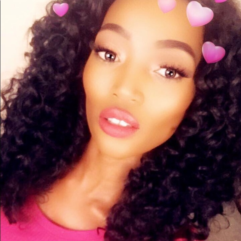 Meet your Posher, Alicia